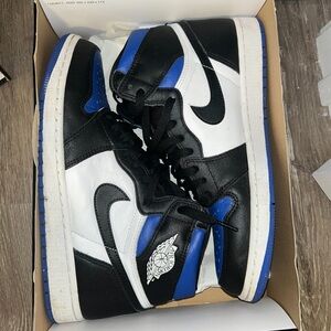Nike Men's Black, White, and Blue Sneakers